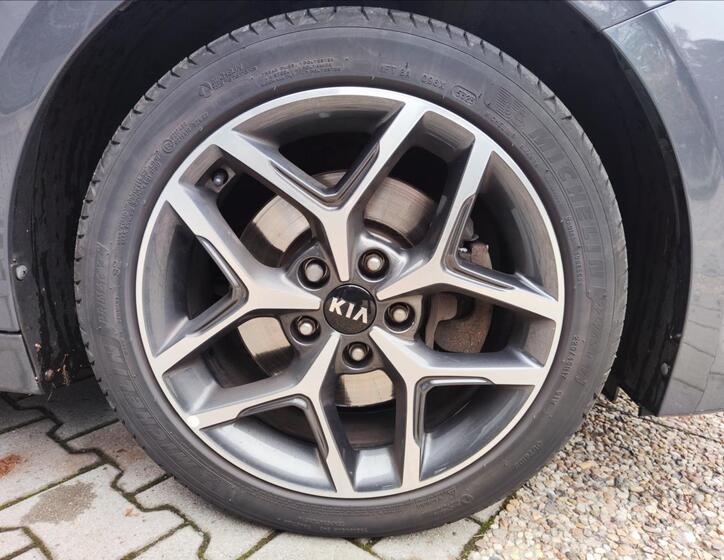 KIA ProCeed 43