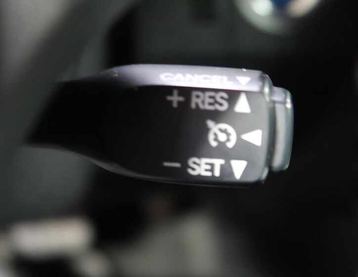 Toyota Auris 24