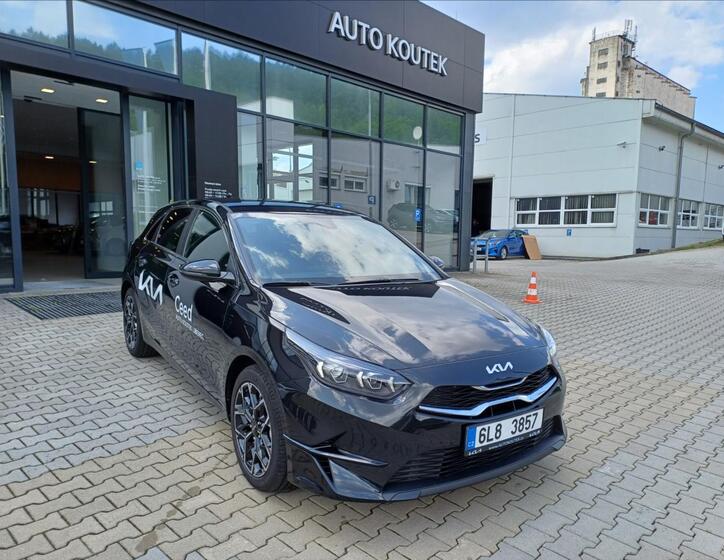 KIA Ceed 4