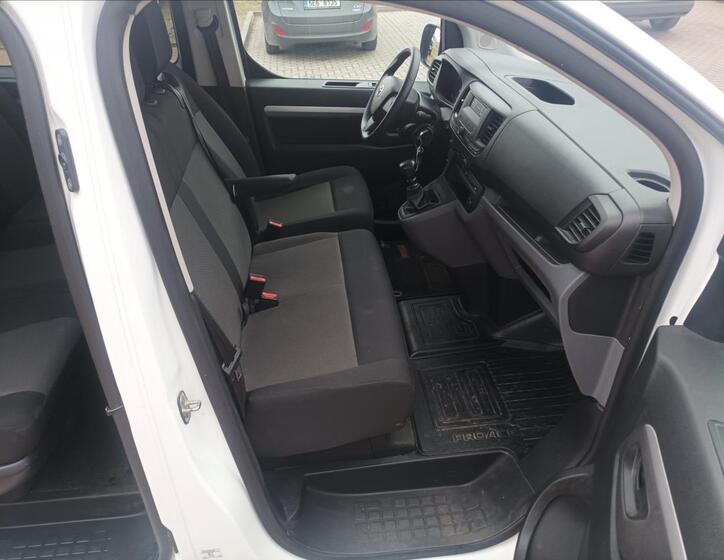 Toyota ProAce 8