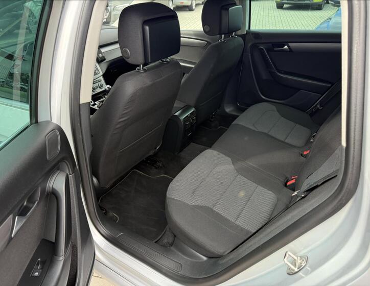 Volkswagen Passat 11