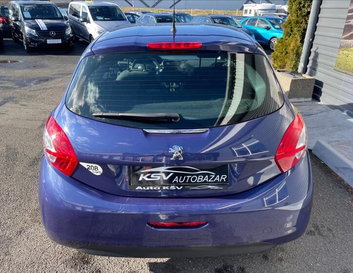 Peugeot 208 8