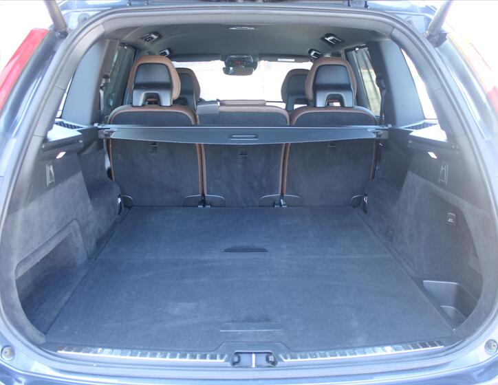Volvo XC90 11