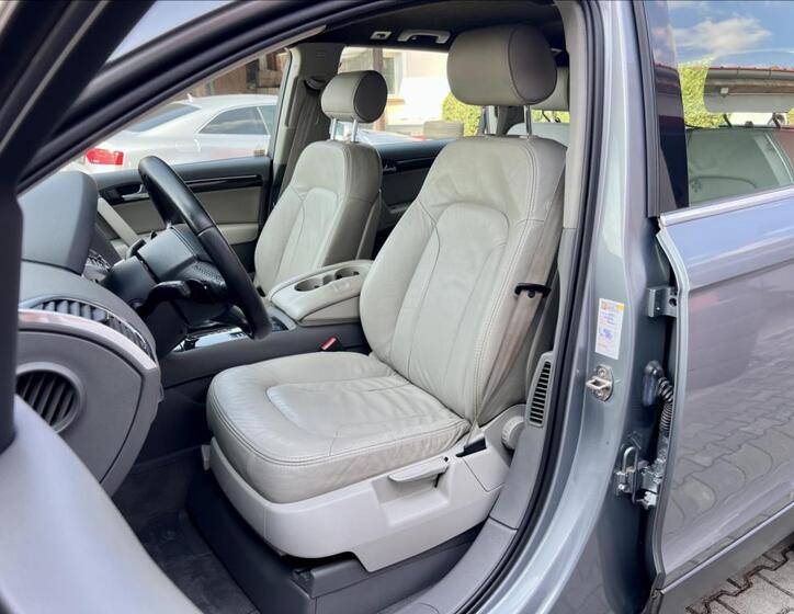 Audi Q7 9