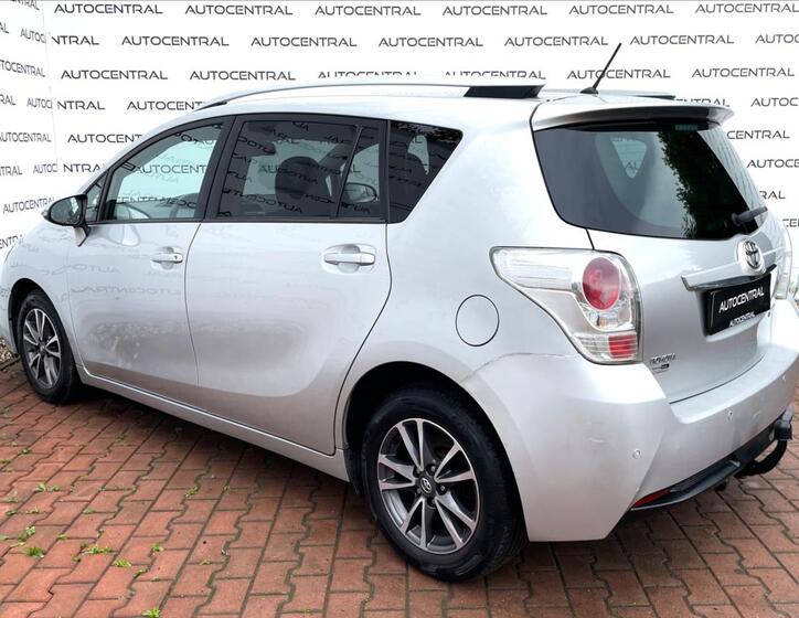 Toyota Verso 6