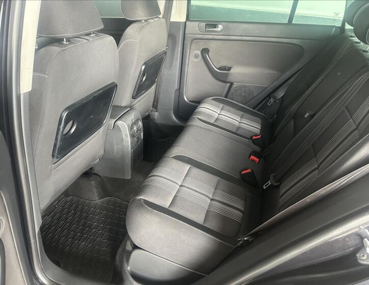 Volkswagen Golf 12