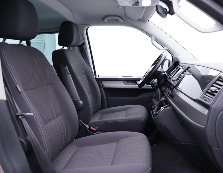 Volkswagen Multivan 15