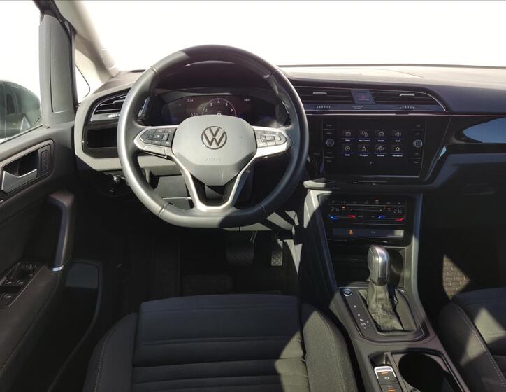 Volkswagen Touran 9