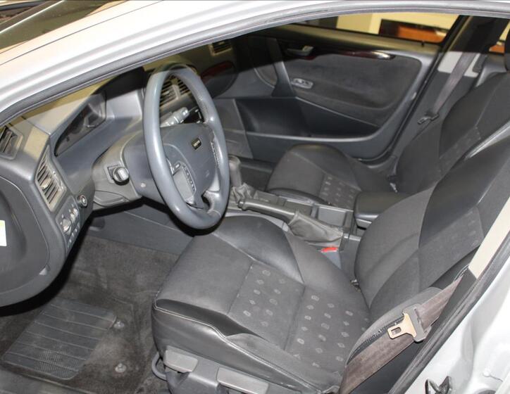 Volvo V70 9
