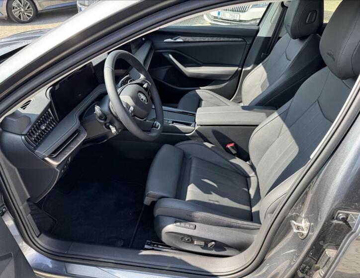 Škoda Superb 9
