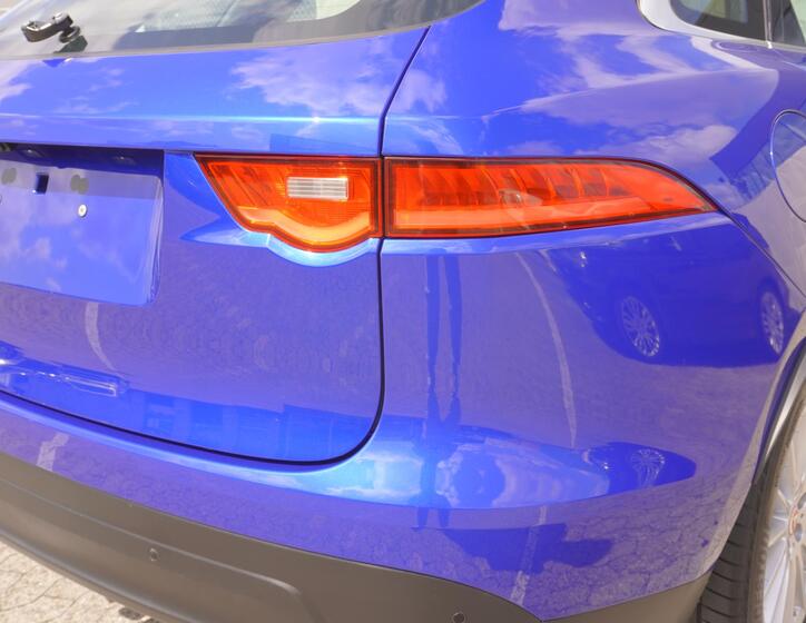 Jaguar F-Pace 8