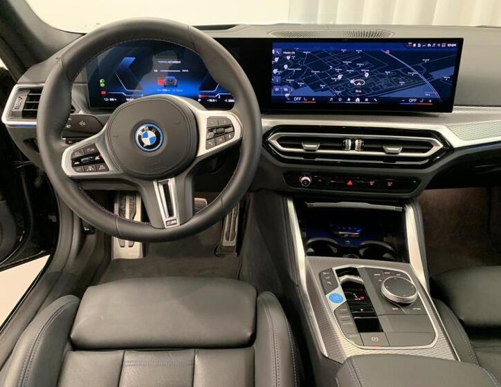 BMW i4 8