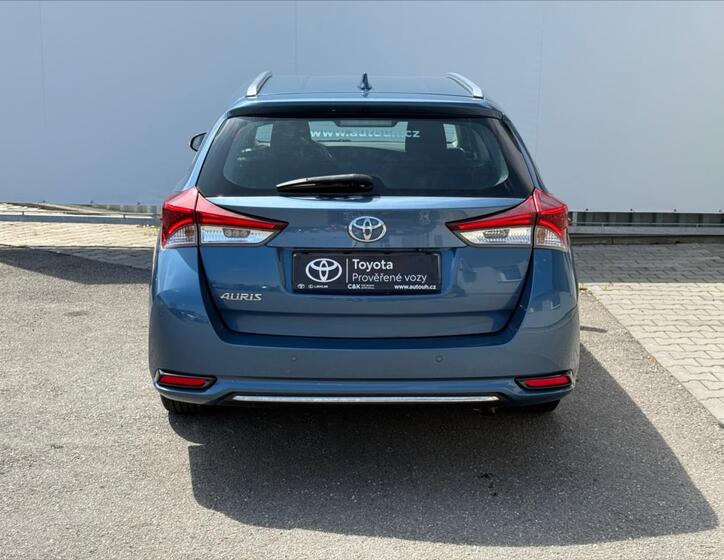 Toyota Auris 5