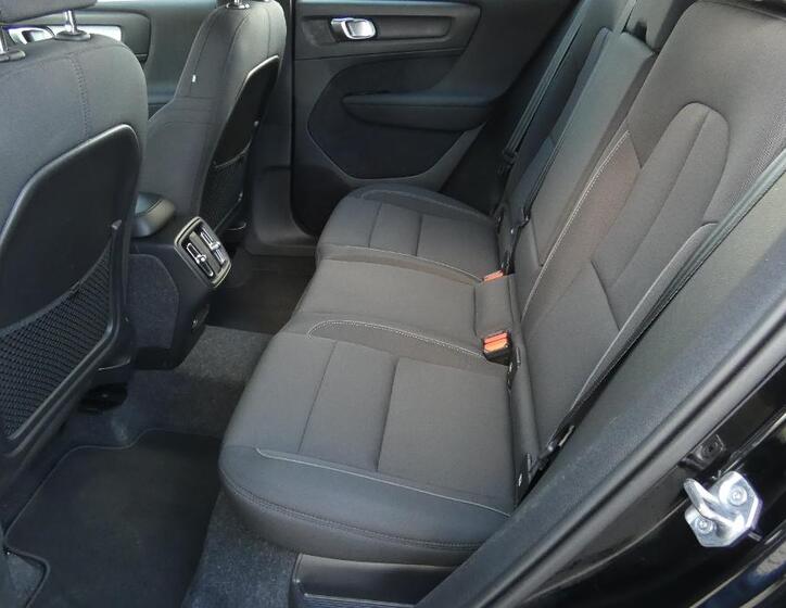 Volvo XC40 18