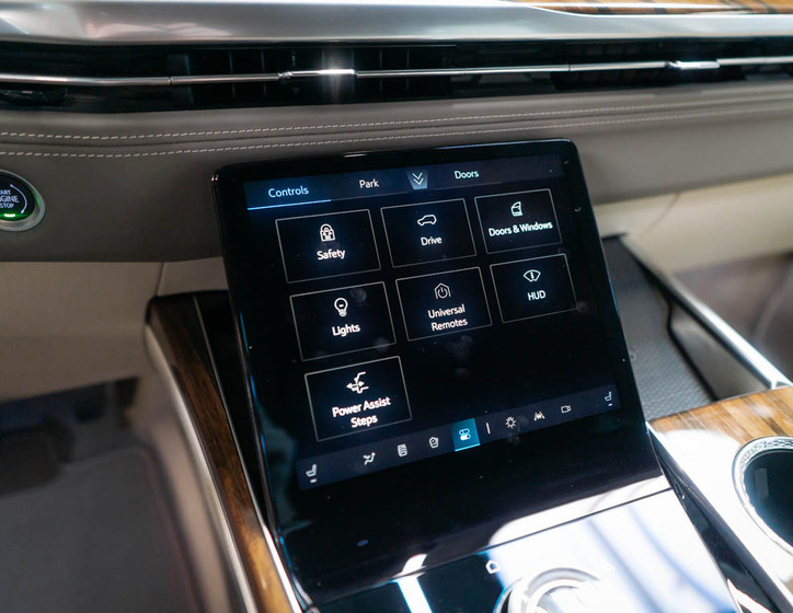 Cadillac Escalade 33