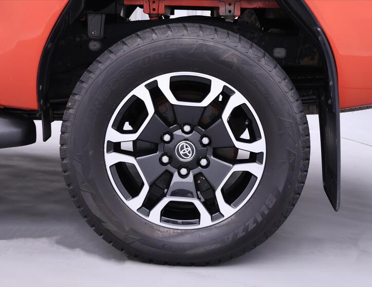 Toyota Hilux 33