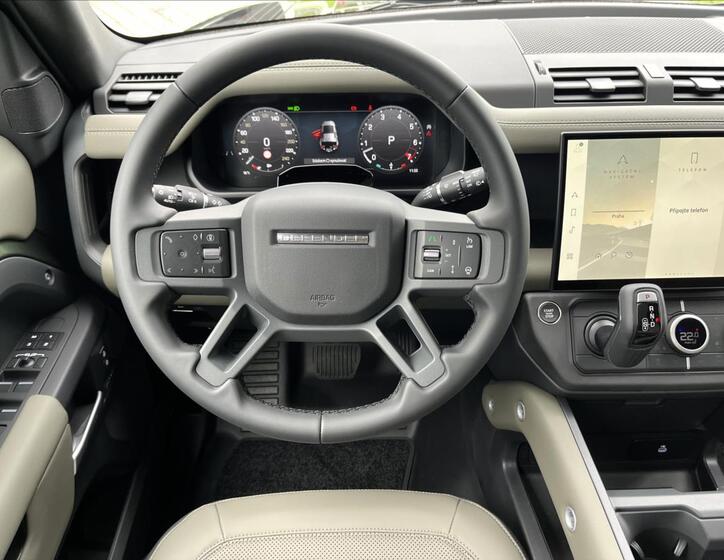 Land Rover Defender 15