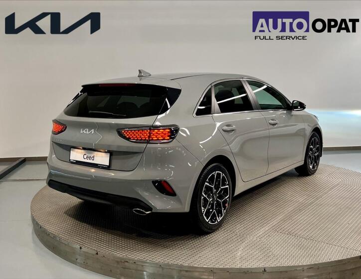 KIA Ceed 5