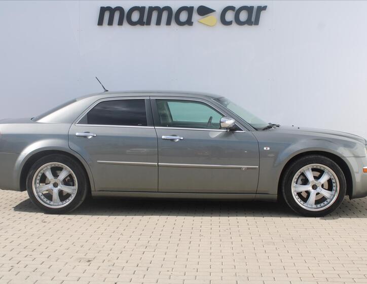 Chrysler 300C 8