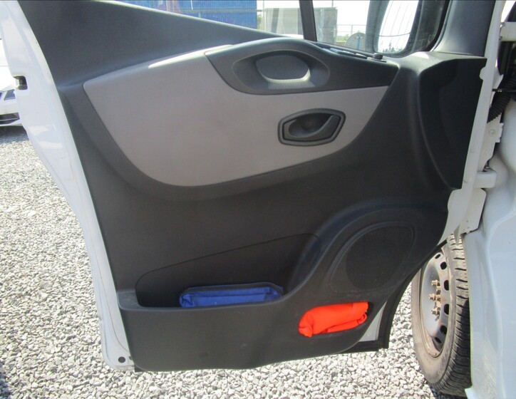 Renault Trafic 14