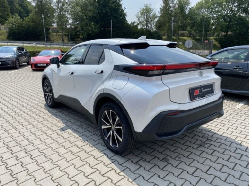 Toyota C-HR 4