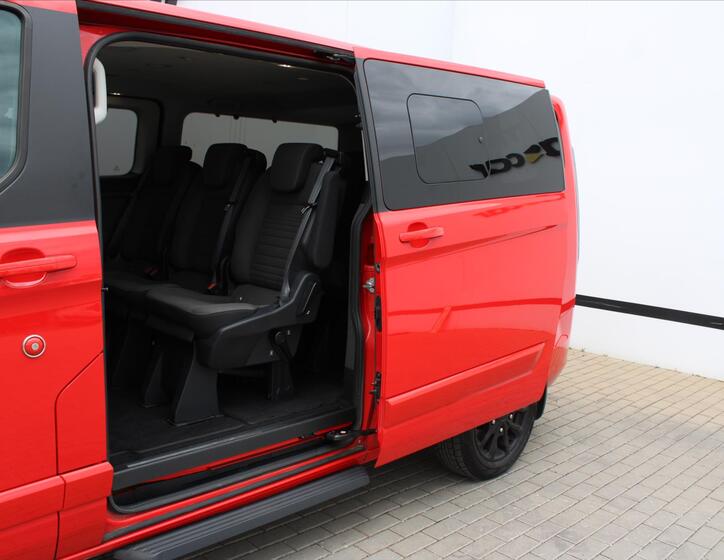 Ford Tourneo Custom 10