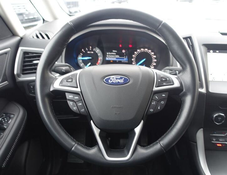 Ford Galaxy 9