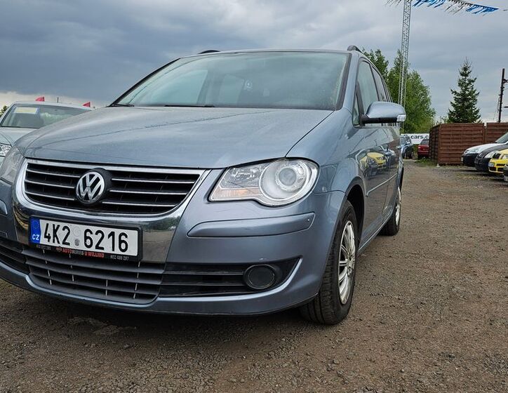 Volkswagen Touran 1