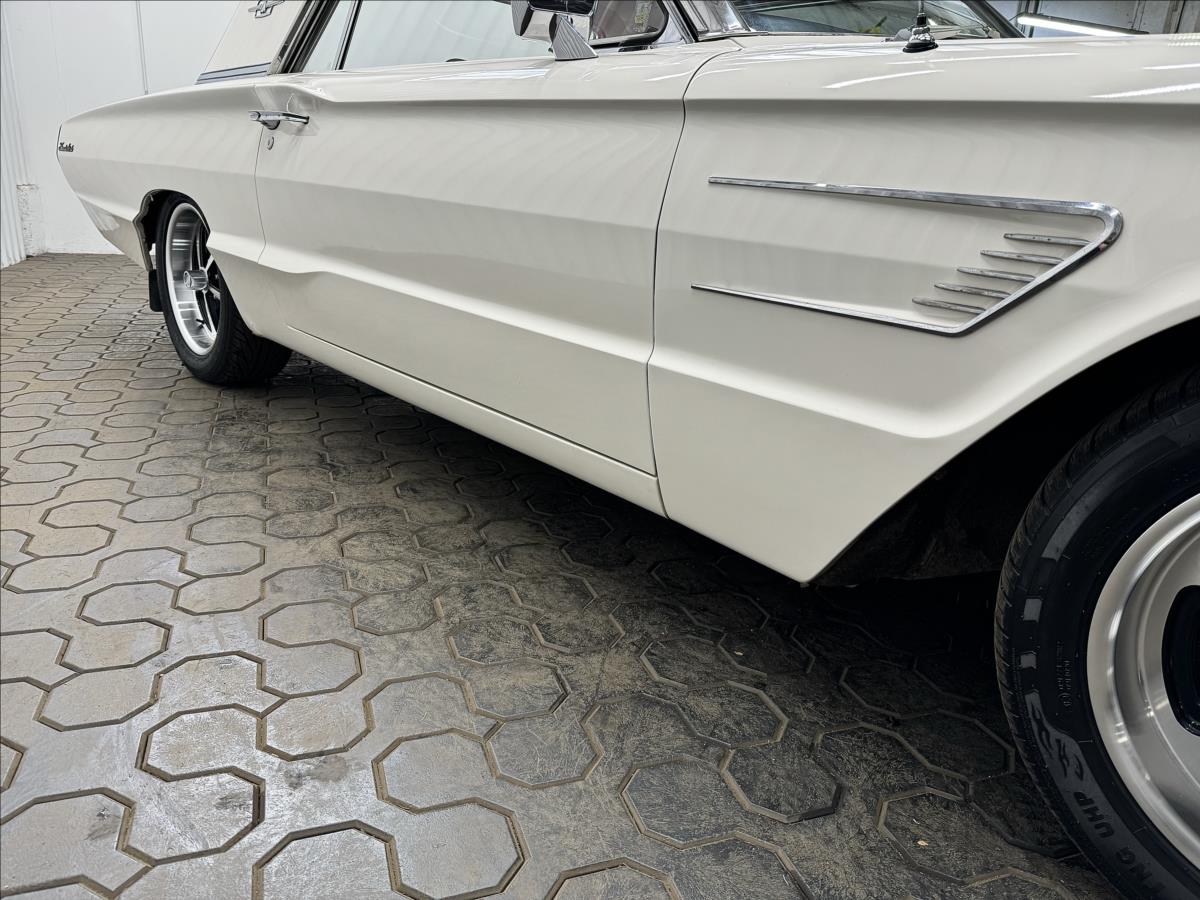 Ford Thunderbird