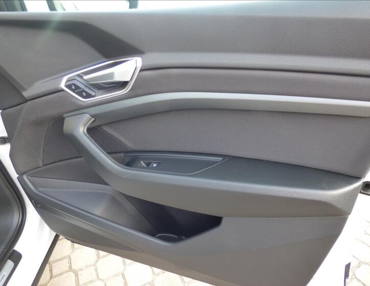 Audi e-tron 55