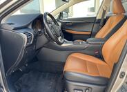 Lexus NX 300h 10