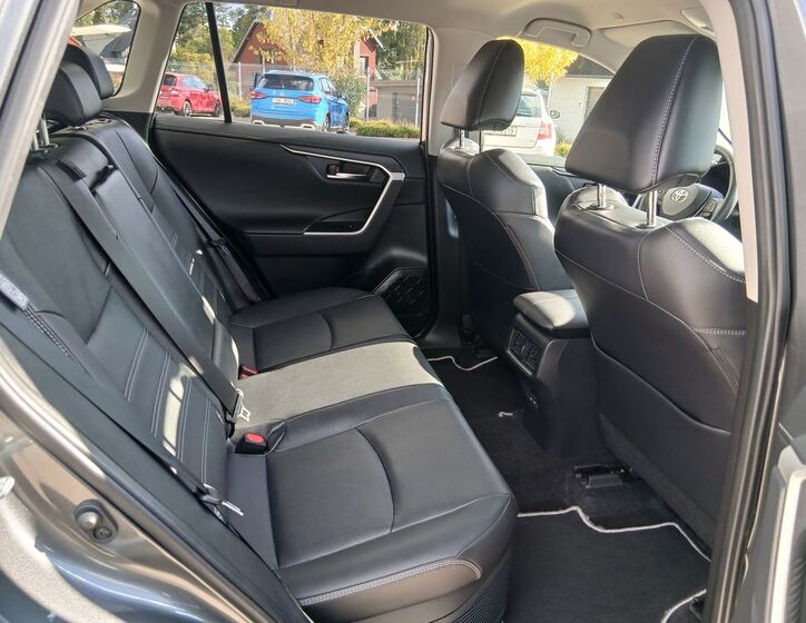 Toyota RAV4 16
