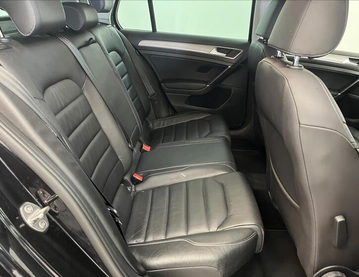 Volkswagen Golf 25