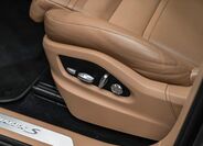 Porsche Cayenne 16