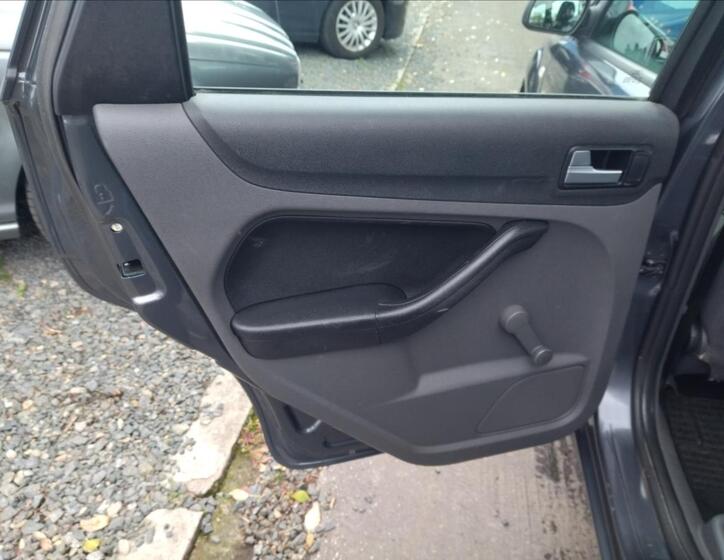 Ford Focus 16