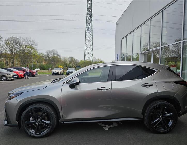 Lexus NX 450h plus 3