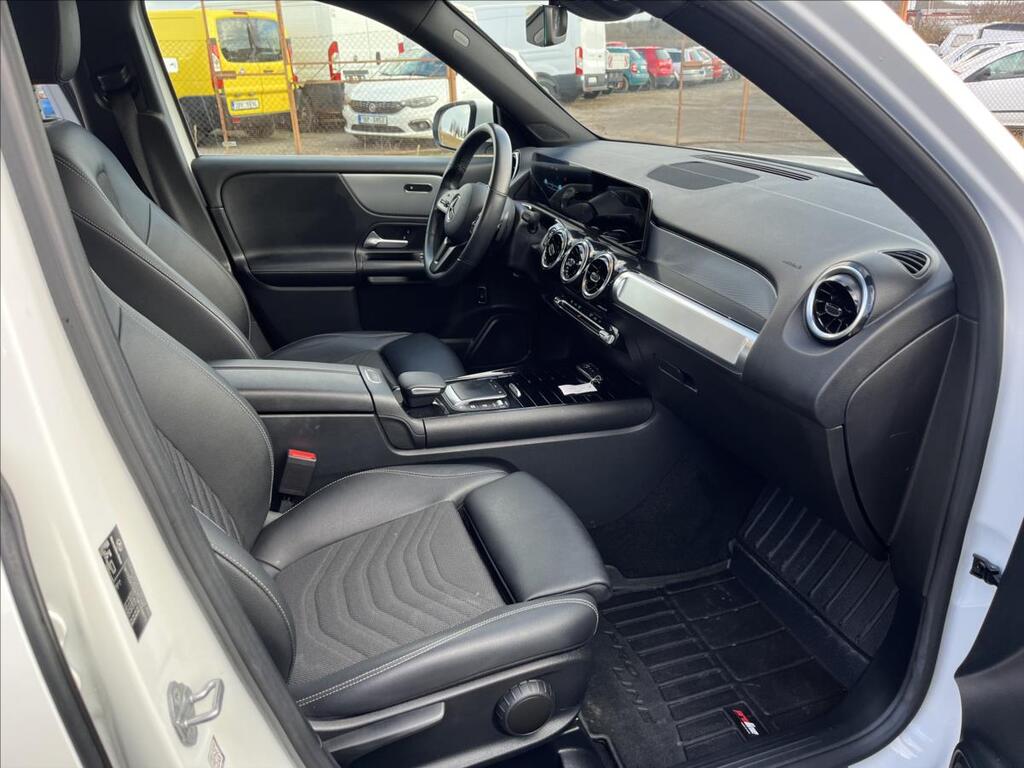 Mercedes-Benz GLB 10