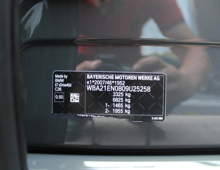 BMW X7 28
