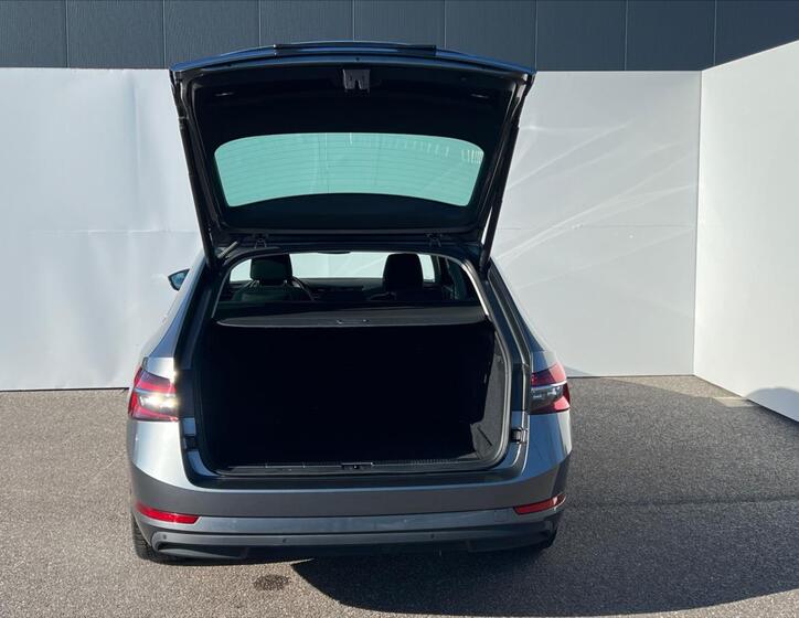 Škoda Superb 11