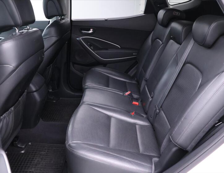 Hyundai Santa Fe 16