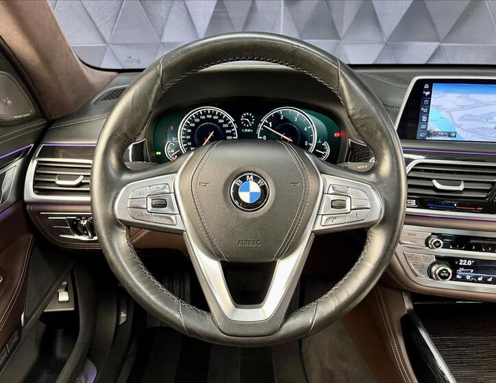 BMW Řada 7 14