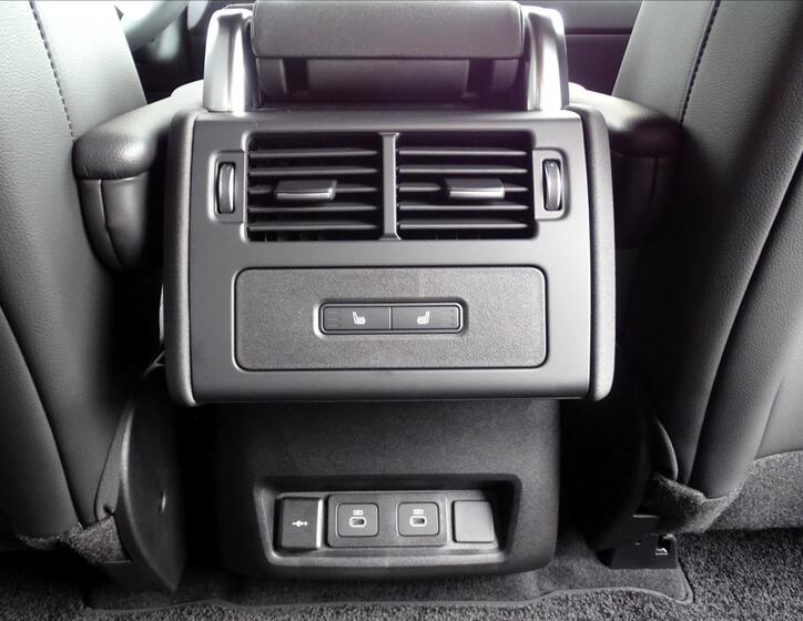 Land Rover Discovery 23