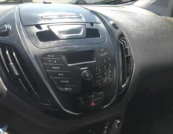 Ford Tourneo Courier 13