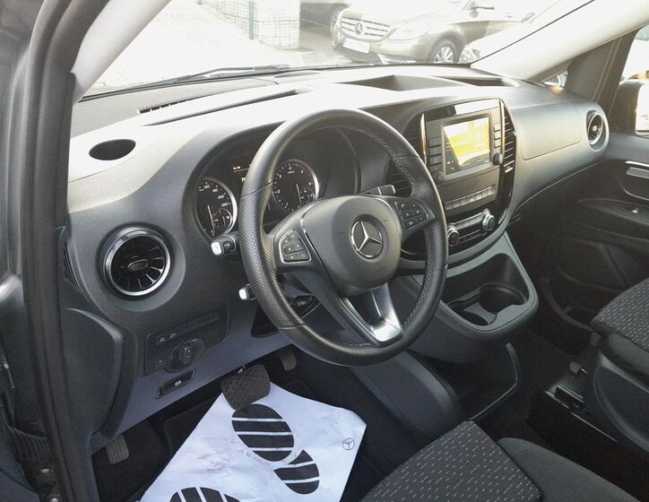 Mercedes-Benz Vito 9