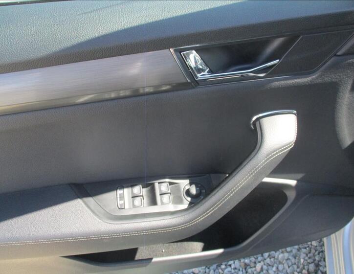 Škoda Superb 12