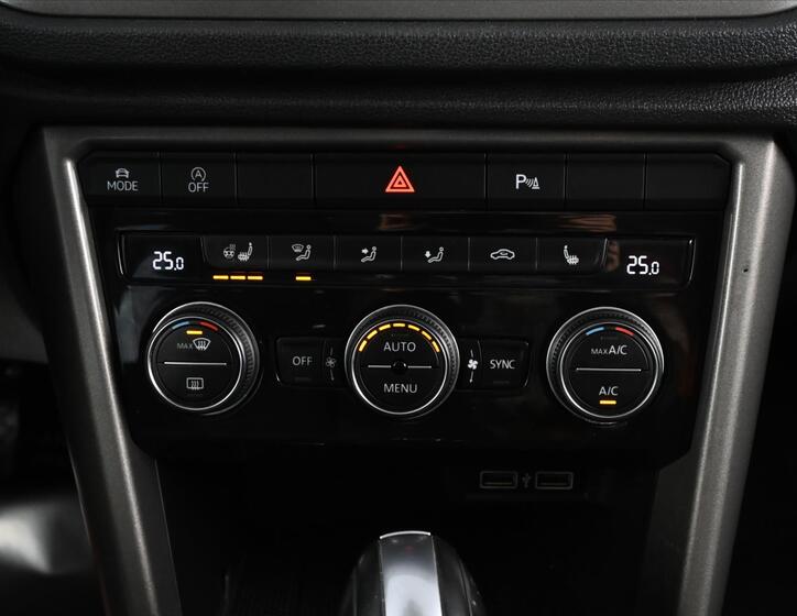 Volkswagen T-Roc 24