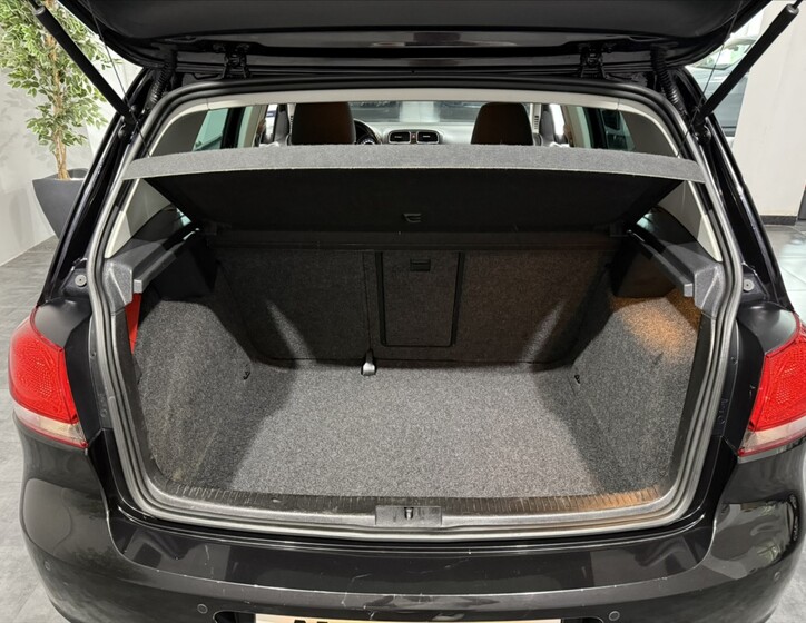 Volkswagen Golf 23