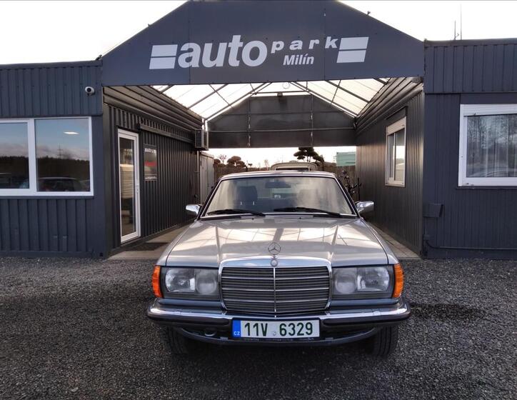 Mercedes-Benz 280 3