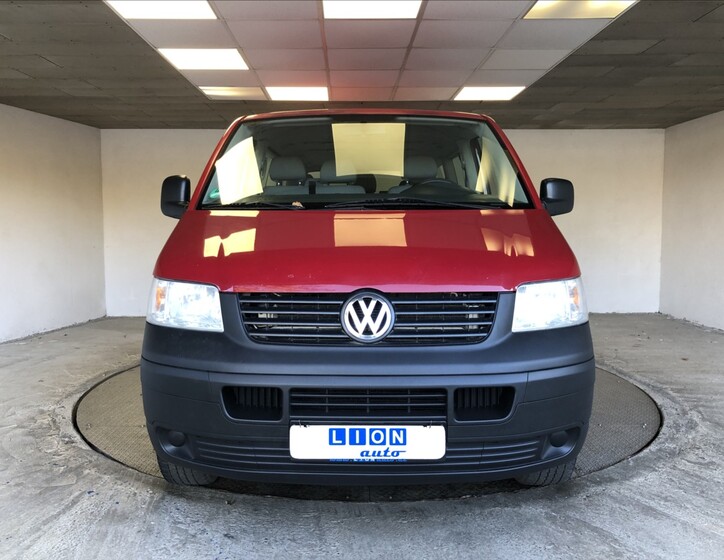 Volkswagen Caravelle 2