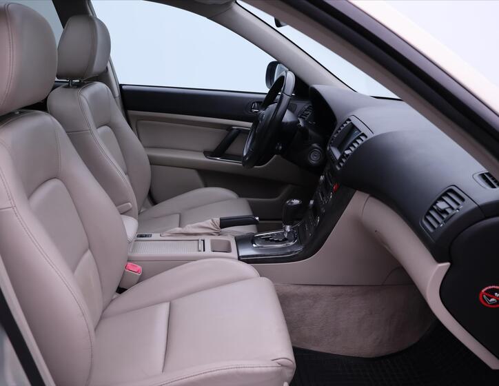 Subaru Legacy 12